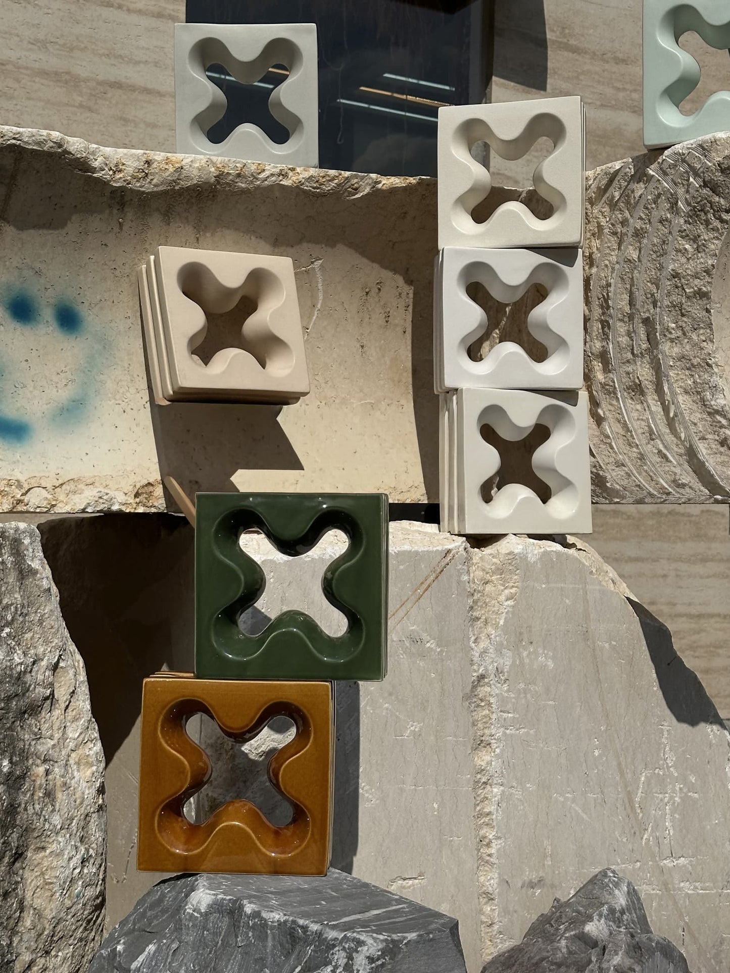 Hollo Bricks